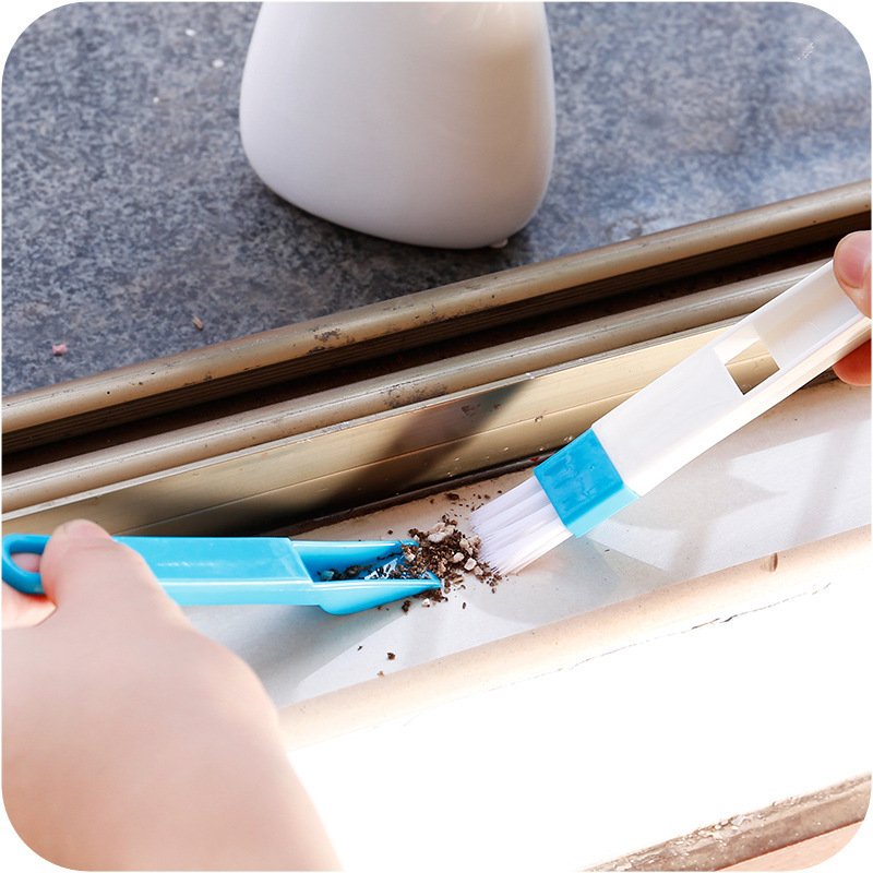 Mini cleaning brush